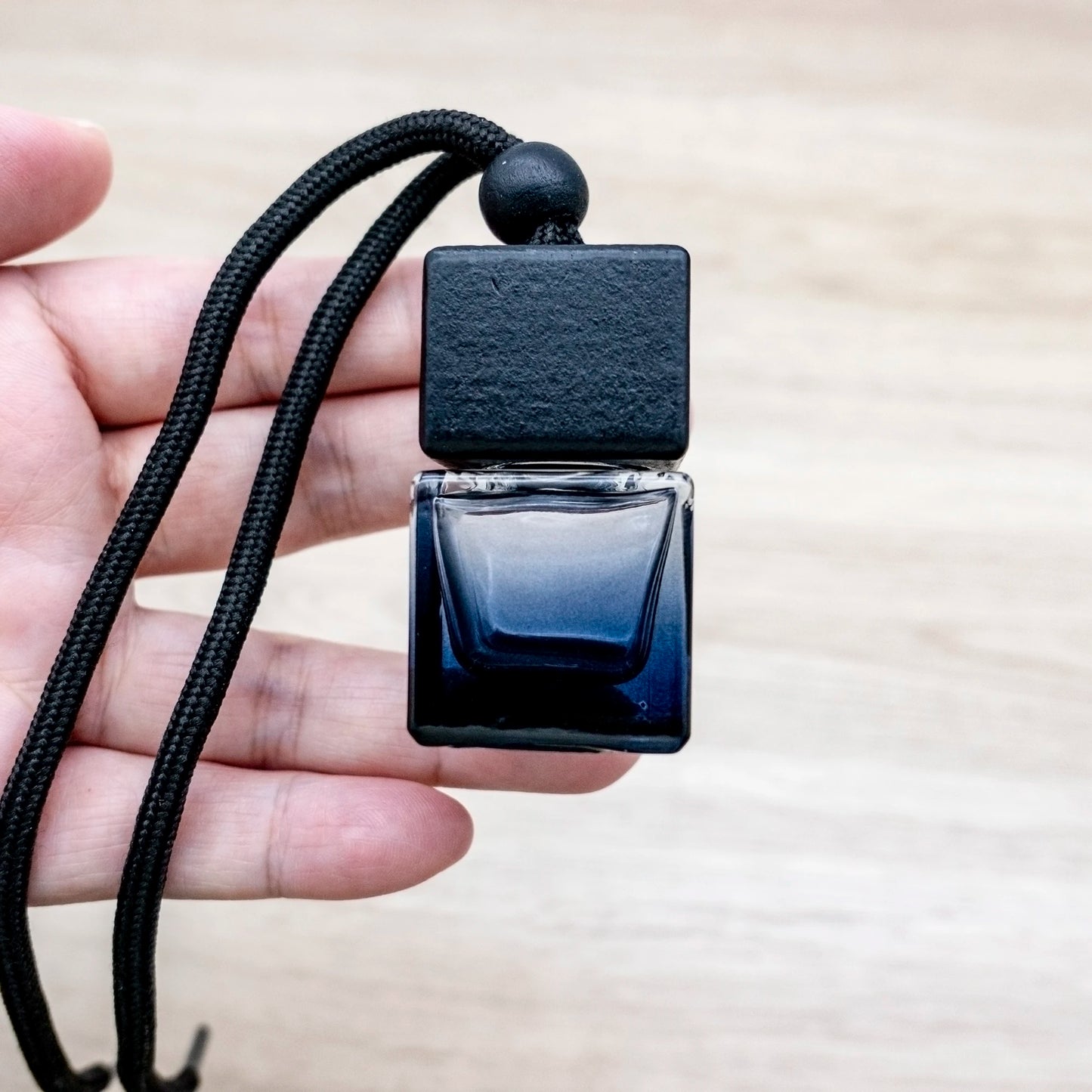 Black Cap Oil Diffuser