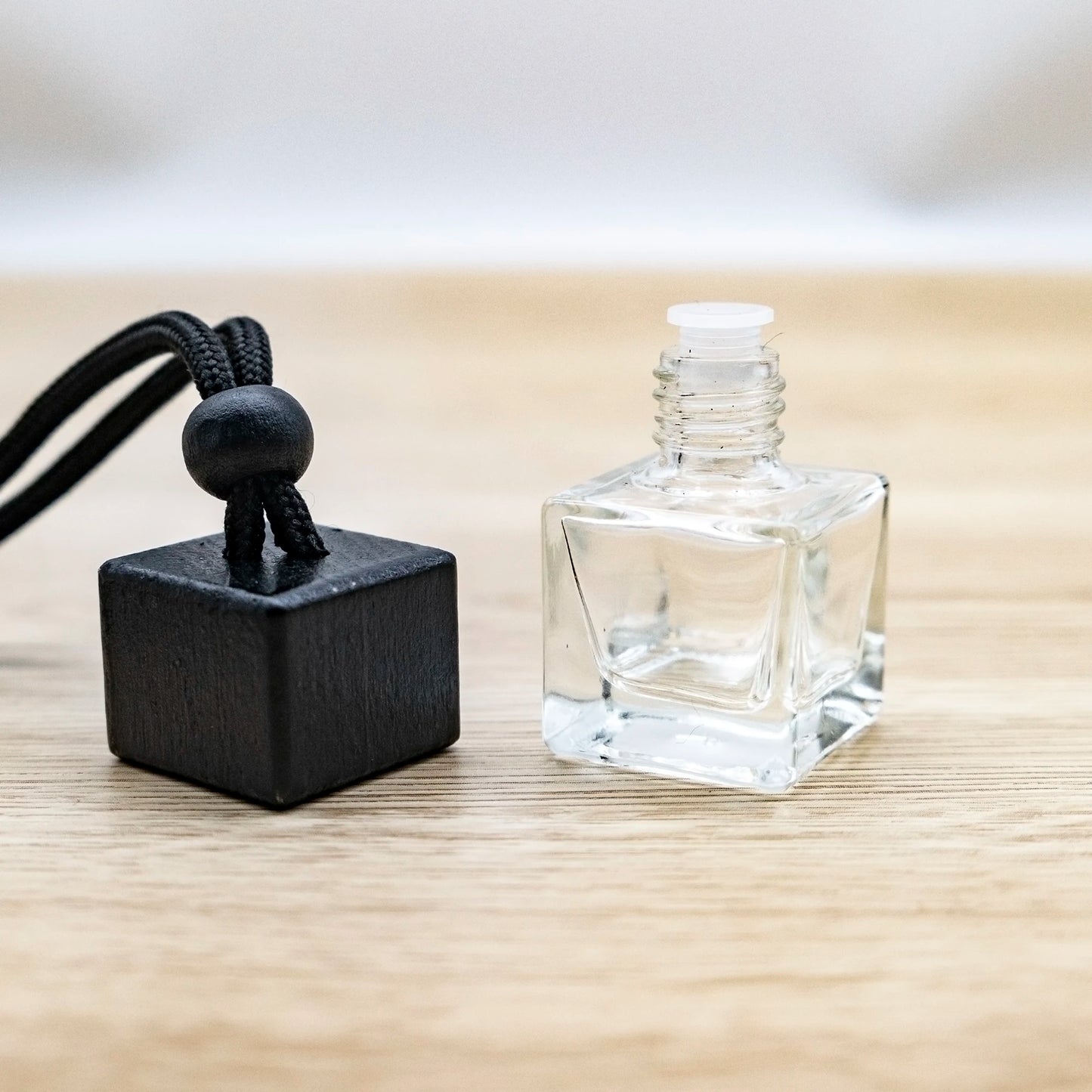 Black Cap Oil Diffuser