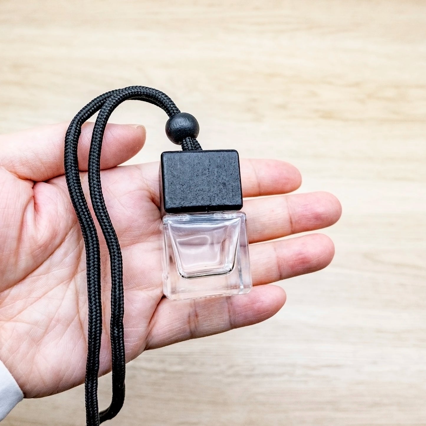 Black Cap Oil Diffuser